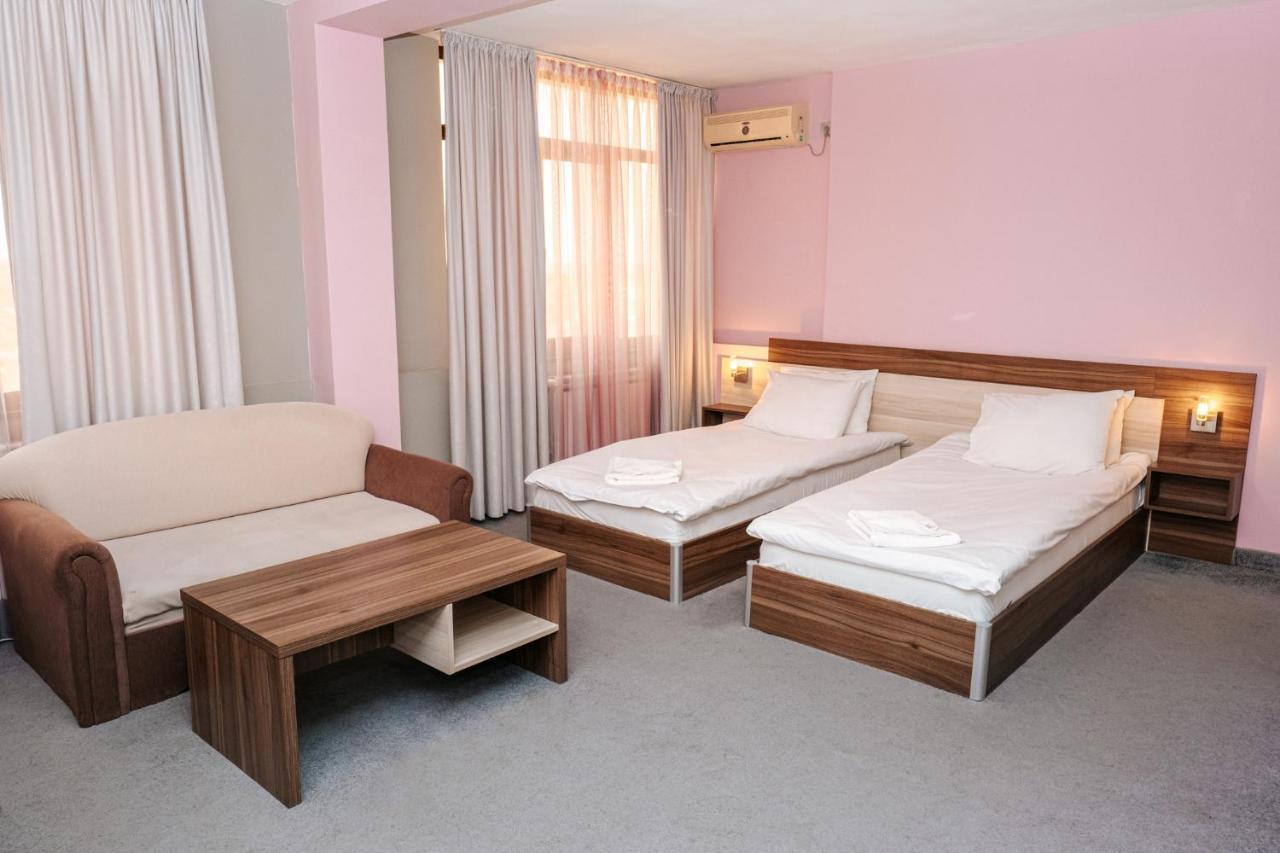 Hotel Tundzha - Renovated! Yambol Exteriér fotografie