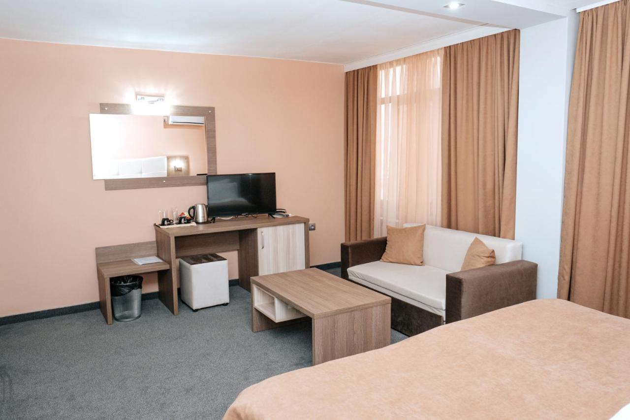 Hotel Tundzha - Renovated! Yambol Exteriér fotografie